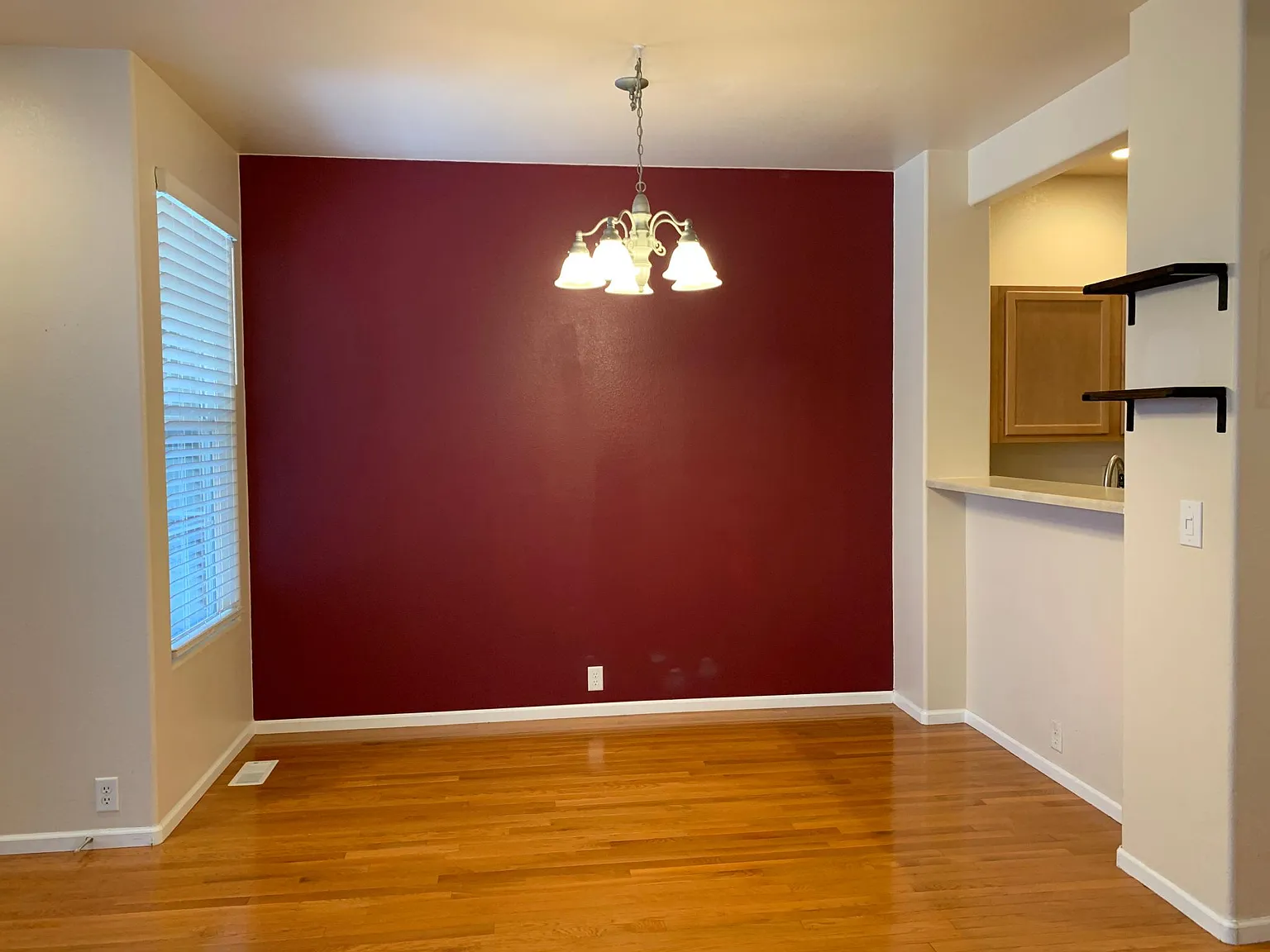3 bed, 2.5 bath, 1486 sqft, $1,995 — Photo 3
