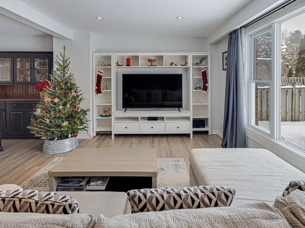 251 Stouffer St, Whitchurch Stouffville, ON L4A 4Y8