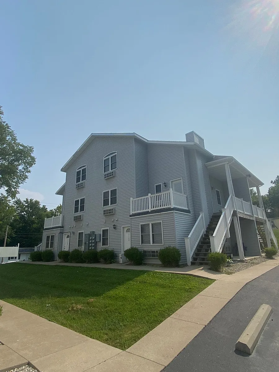 Building Photo - 318 E Davis St #B