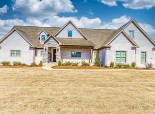 442 Stone Ridge Dr, Tuscumbia, AL 35674