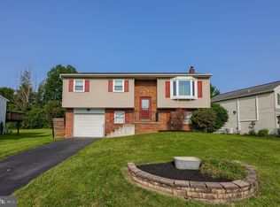 900 Evergreen St, Denver, PA 17517