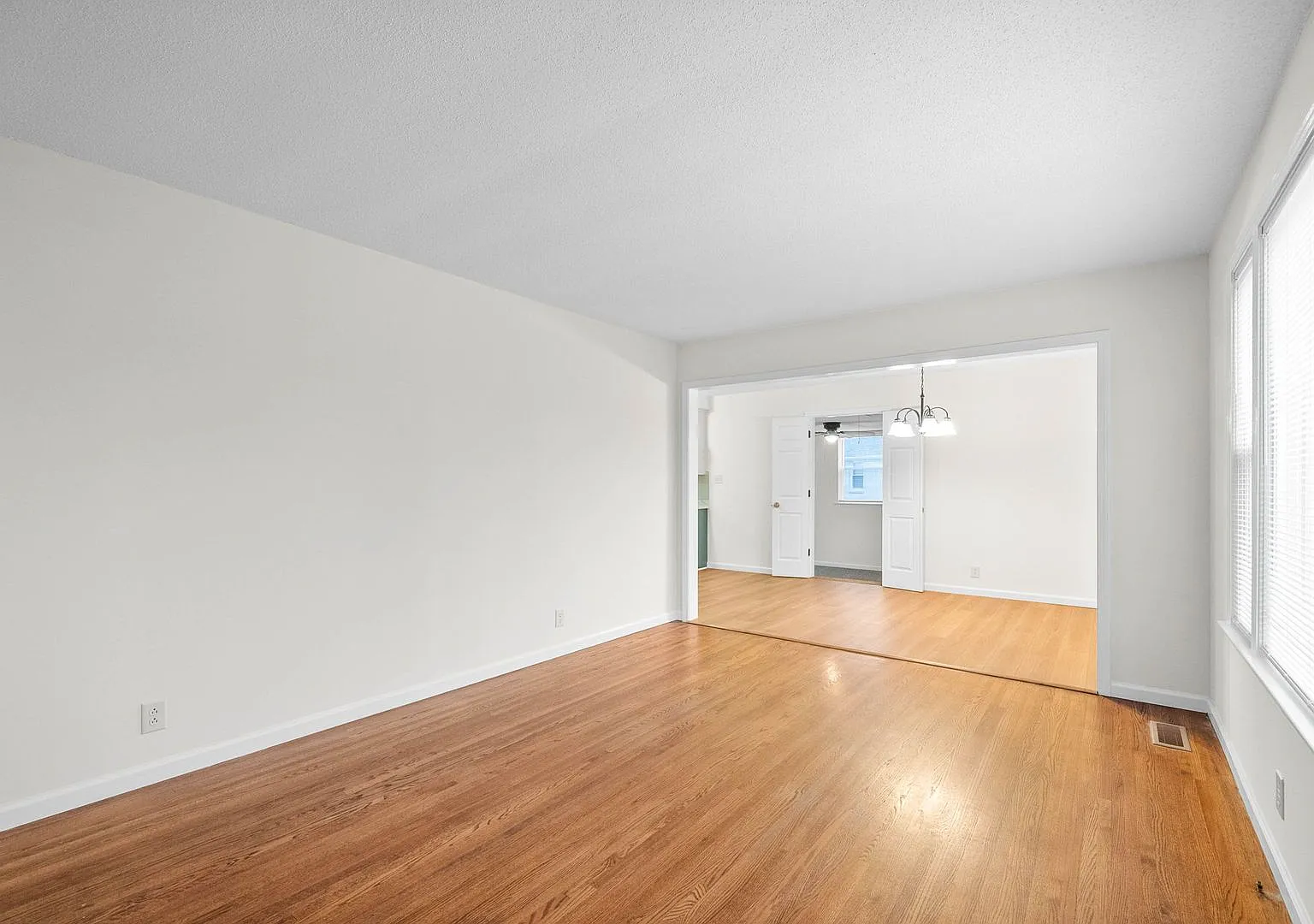 3 Bedroom 2 Bath Home For Rent in St B Area! — Photo 4
