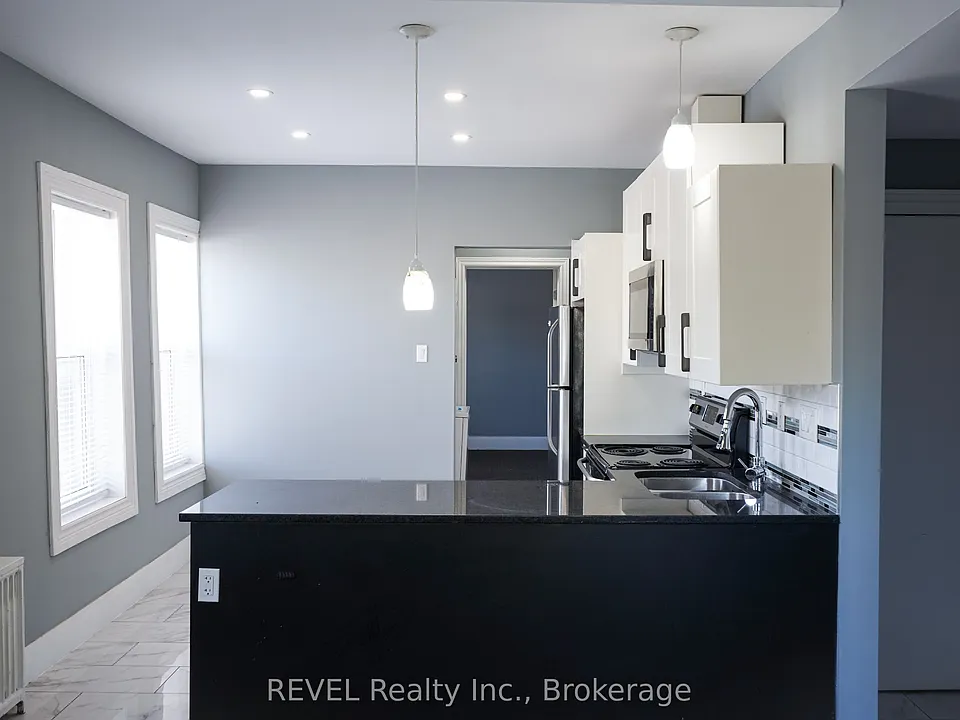 18 Clairmont St #3