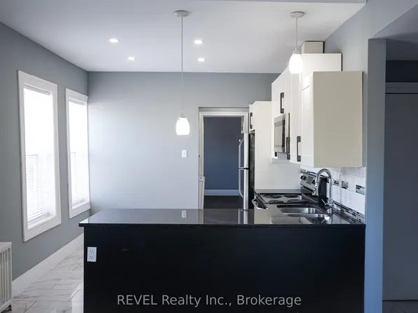 18 Clairmont St #3, Thorold, ON L2V 1R1