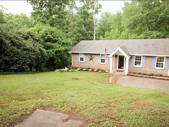 5th image of 15 Dogwood Ln