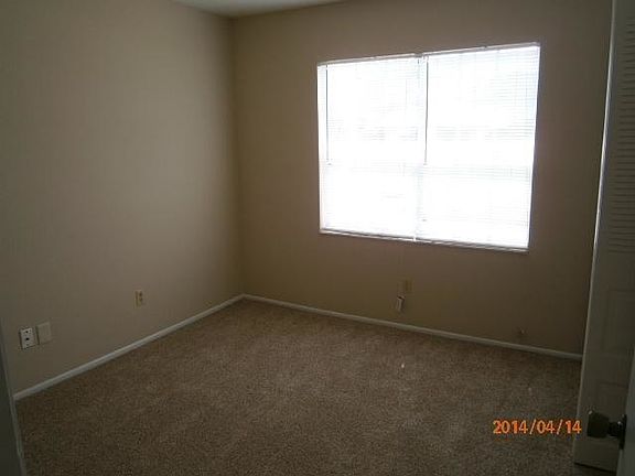 5th image of 443 SE Whitmore Dr
