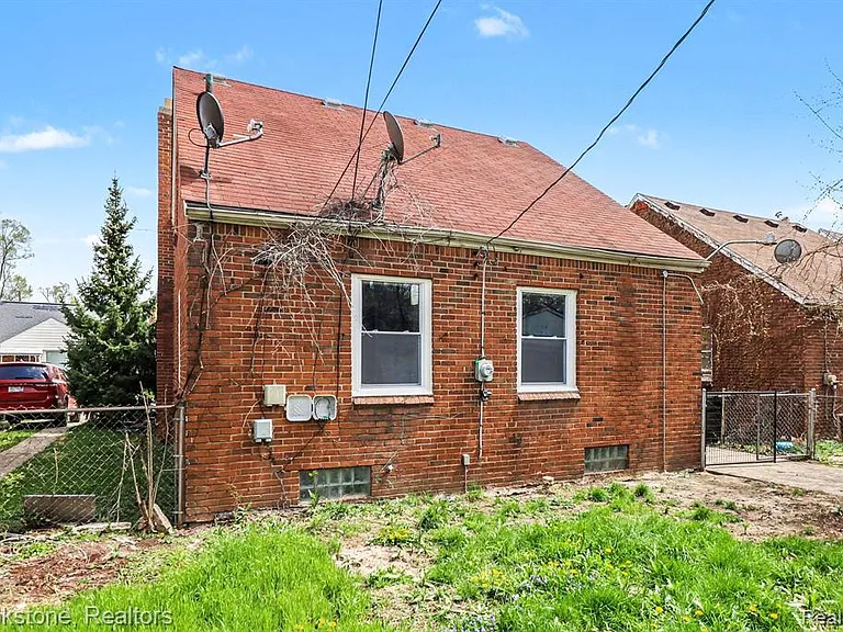 16605 Freeland St — Photo 20