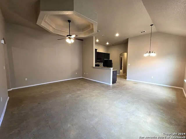 1084 Carolyn Cv — Photo 3