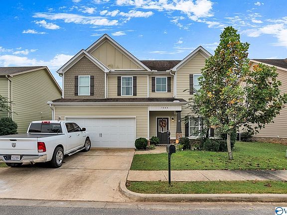 3rd image of 7044 Camrose Ln