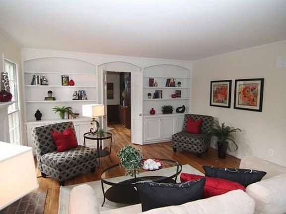 Another view of living rm