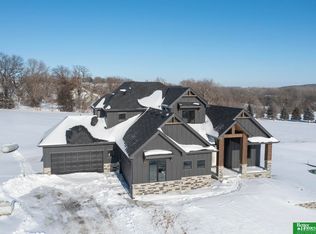 15526 Riha Cir, Springfield, NE 68059