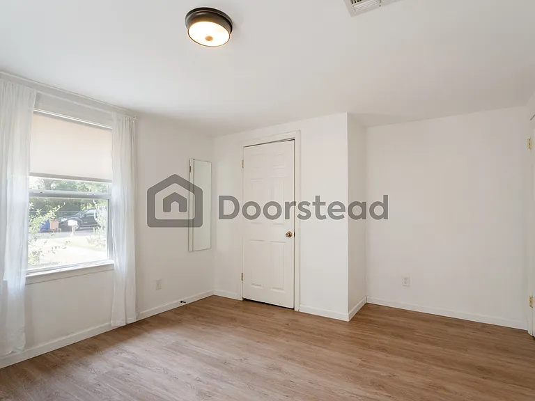 1109 Spur St — Photo 12