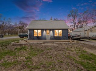 9784 N Ahlgrim St, Demotte, IN 46310