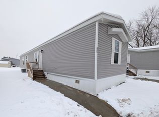 485 Sterling St E #485SE, Justice, IL 60458