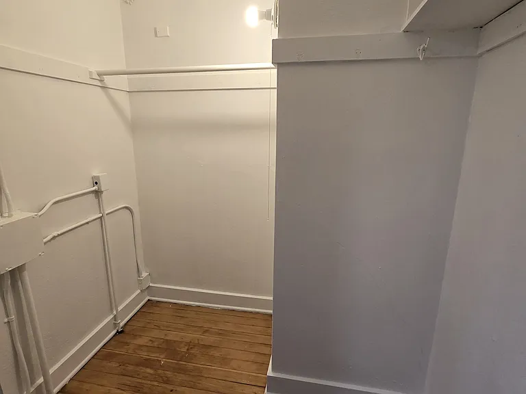 The Castle Apartments — Photo 18