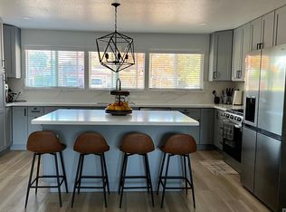 8900 Lismore Dr, Elk Grove, CA 95624