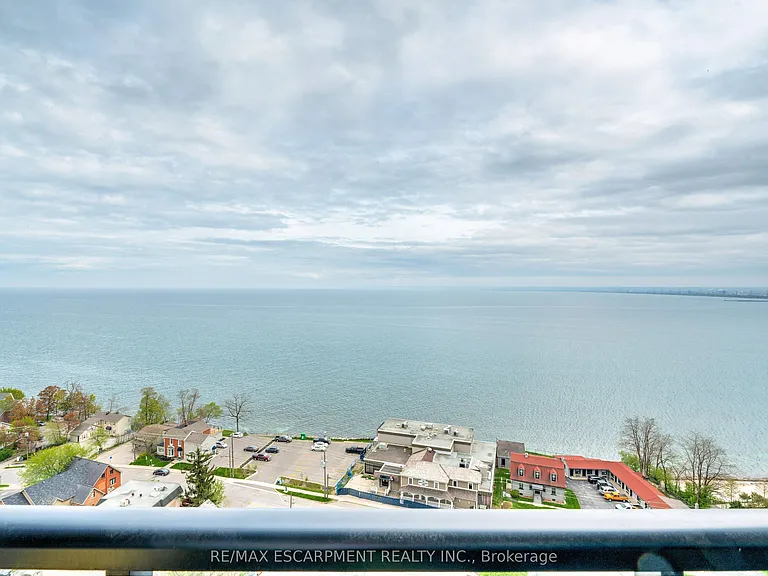 370 Martha St #1707 — Photo 30