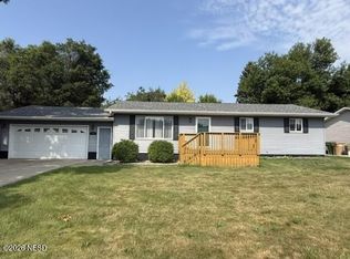 137 15th St NE, Watertown, SD 57201