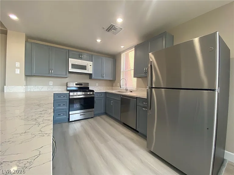 79 Agate Ave #207 — Photo 4