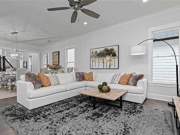 5th image of 324 Riverton Way