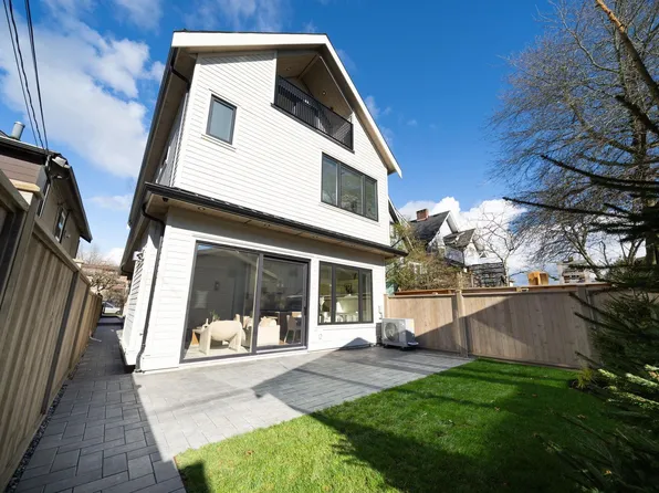 864 E 16th Ave #2, Vancouver, BC V5T 2V6