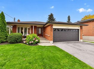 102 Applewood Cres, Whitby, ON L1N 2E7