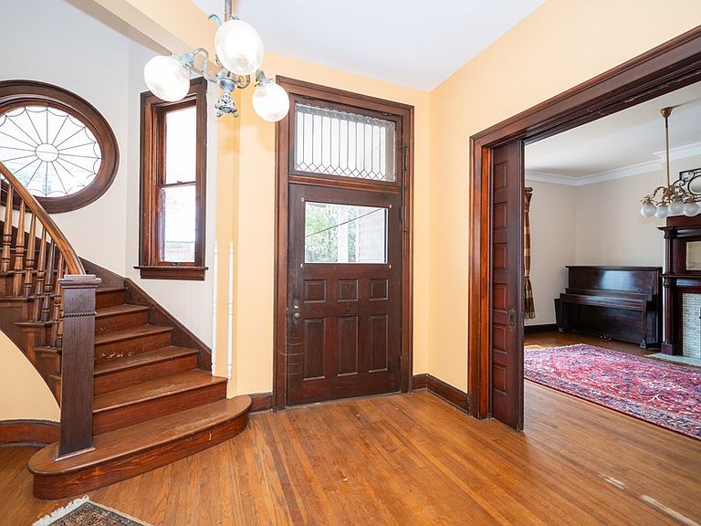 Listing photo 4