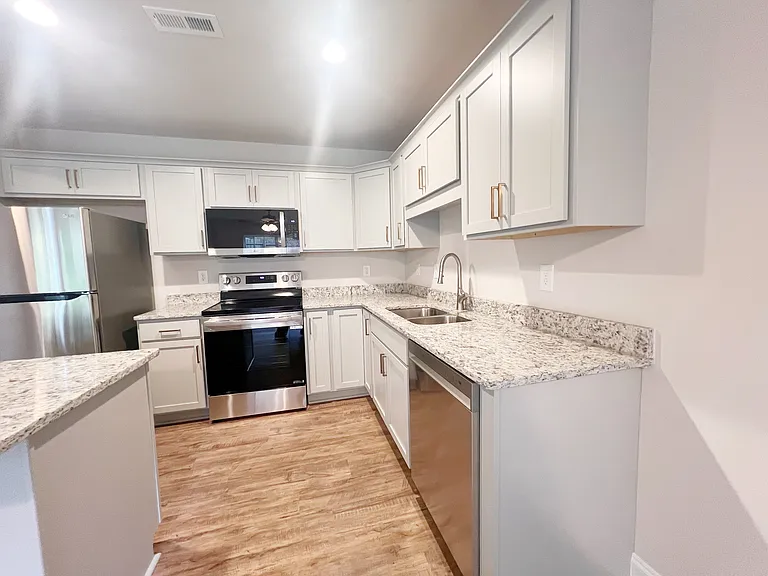 104 Keel Ln — Photo 4