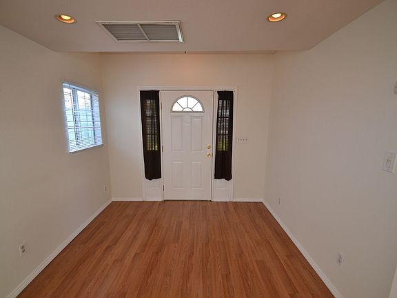4th image of 6026 Case Ave