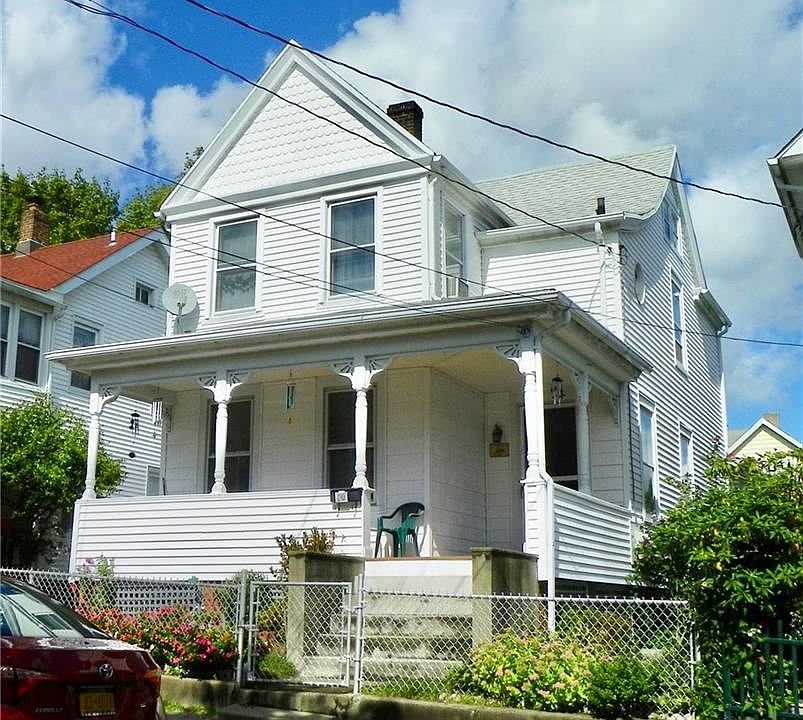 1st image of 10 Parry Ave