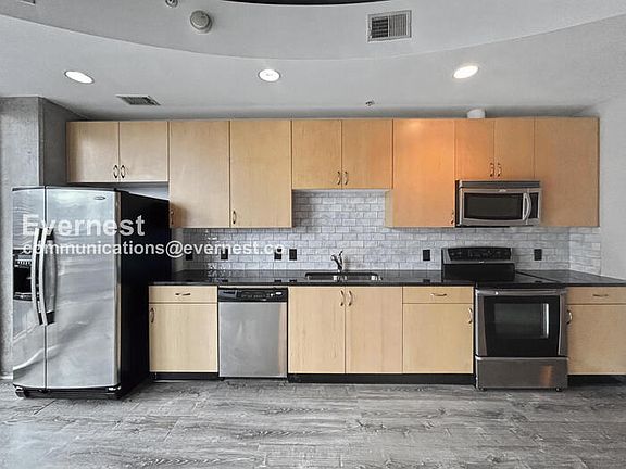 2nd image of 400 W Peachtree St NW Unit 1307