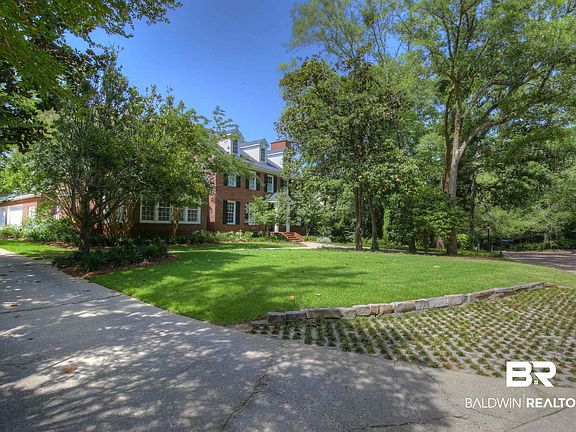 3rd image of 105 Alsway Ct