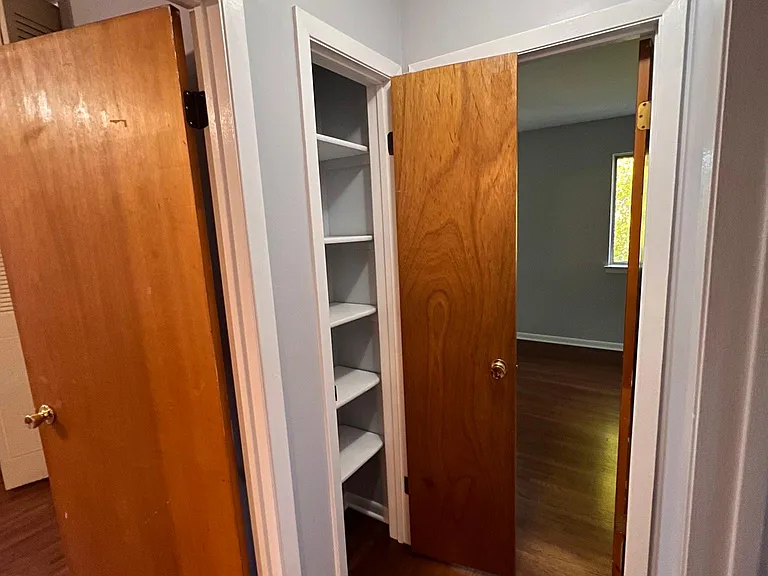 736 William St — Photo 13