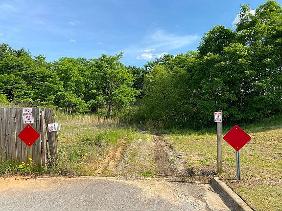 Access from Hawks Way