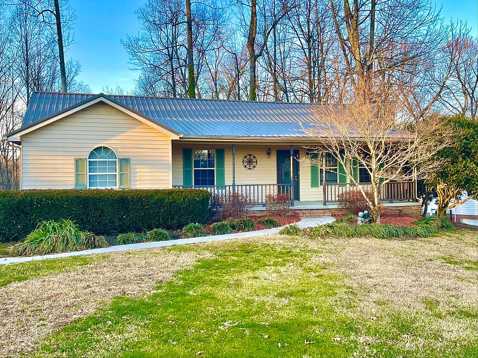 1st image of 901 Ravenwood Dr