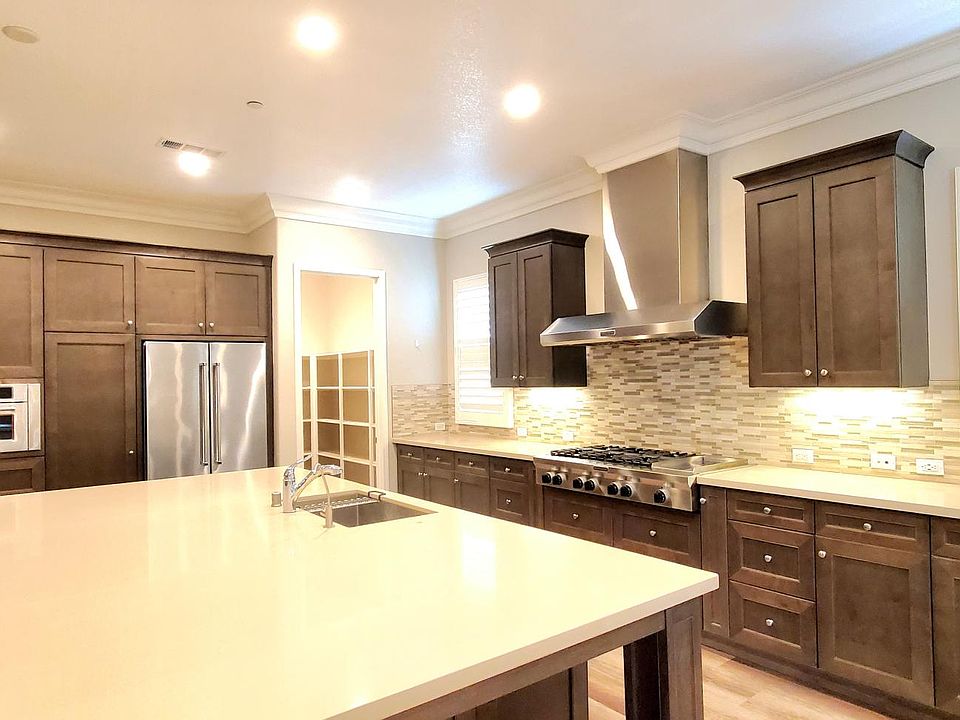 1st image of 1015 Elderberry Dr