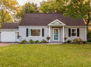 48 Hilltop Dr, Penfield, NY