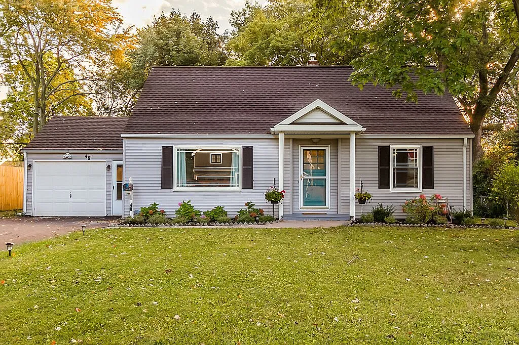 48 Hilltop Dr photo 1