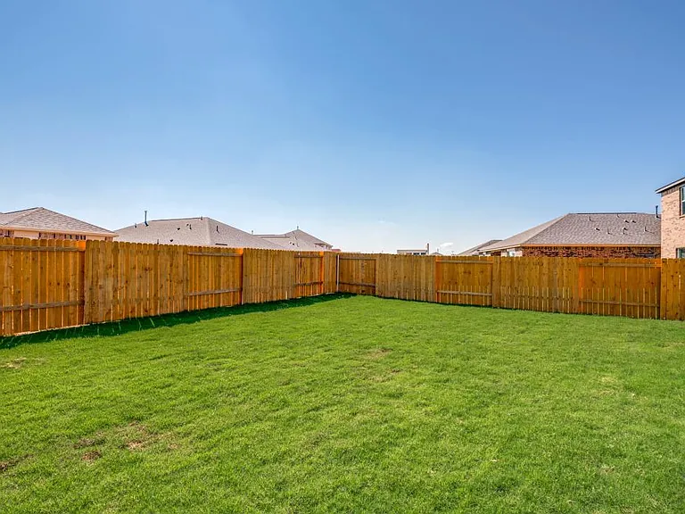 1009 Calhoun Dr — Photo 23