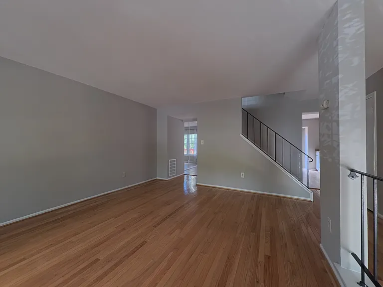 621 Ivy League Ln — Photo 4