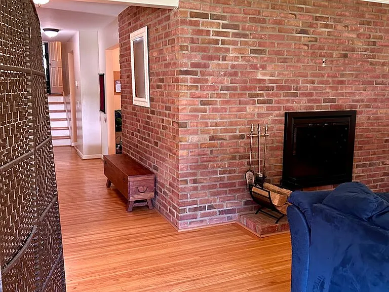 940 Corwin Rd — Photo 8