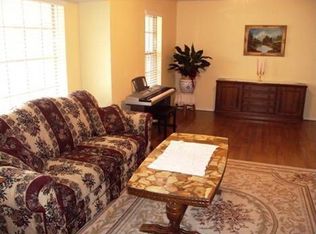 420 Sherwood Dr, Moore, OK 73160