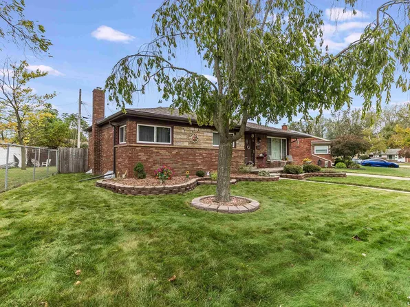 1709 W Longmeadow Rd, Trenton, MI 48183