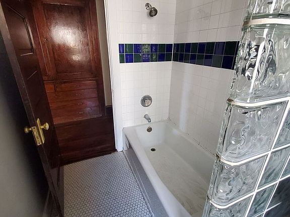 4th image of 2347-2349 S 10th St #2347