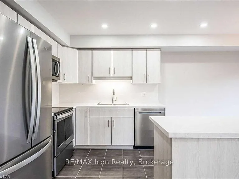 135 Acacia Rd — Photo 29