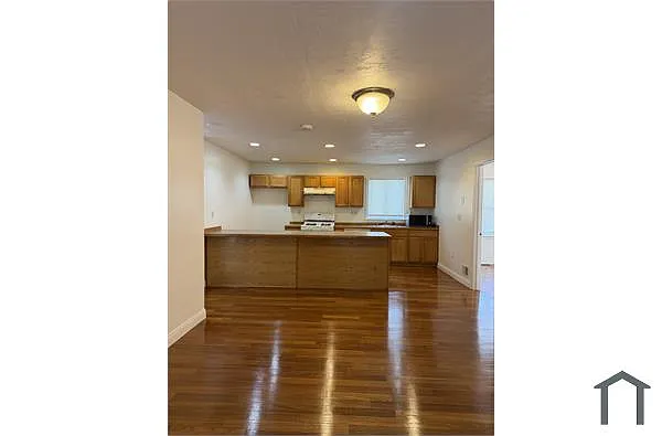 Building Photo - 40 Oldfields Rd #1