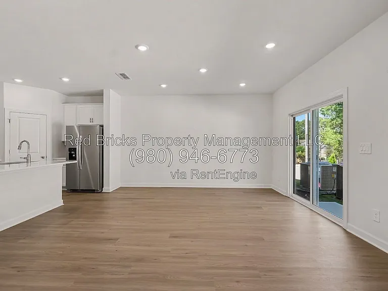 3125 Ophelia Aly — Photo 15
