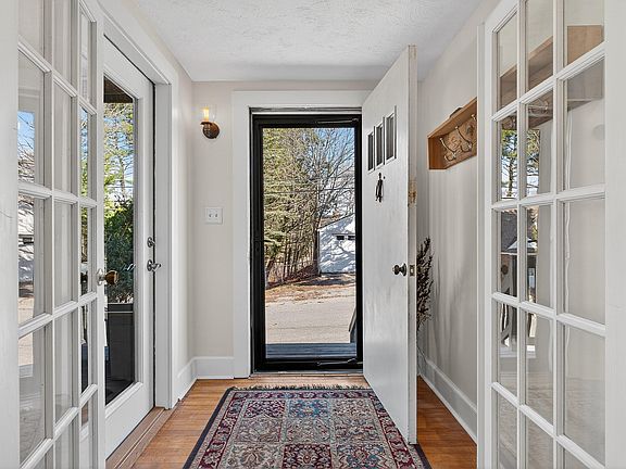 5th image of 70 Oliver Street