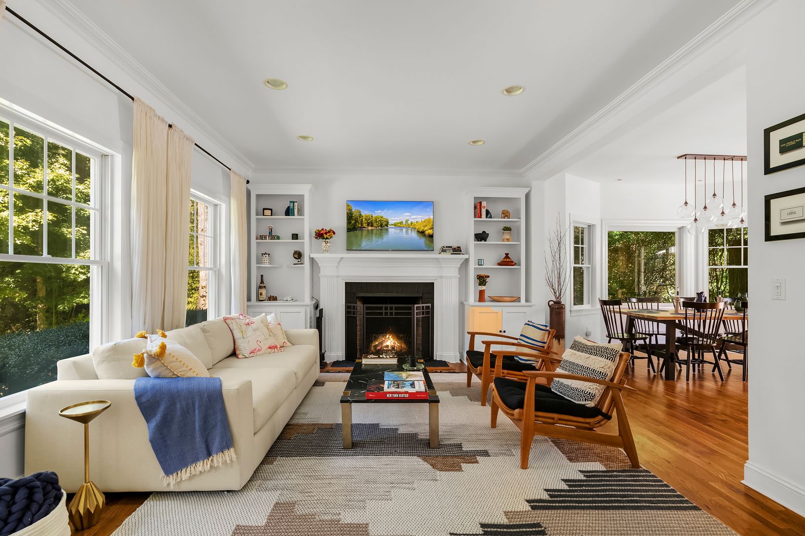  LR with Fireplace