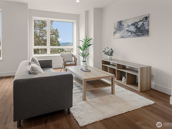 3rd image of 8923 166th Avenue NE #101